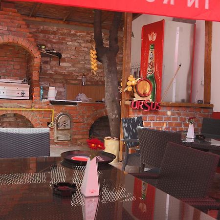 La Storia Guest House Piteşti Buitenkant foto