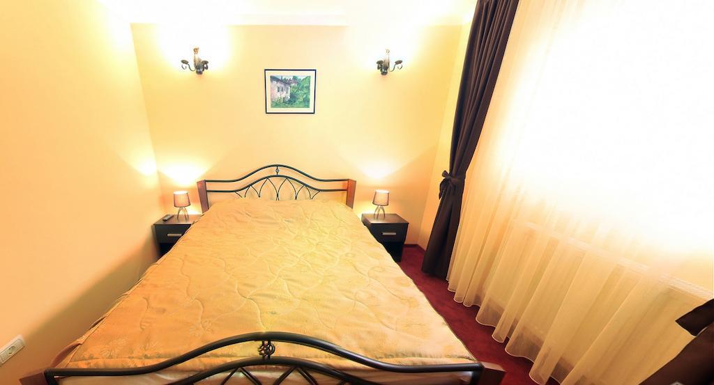 La Storia Guest House Piteşti Buitenkant foto