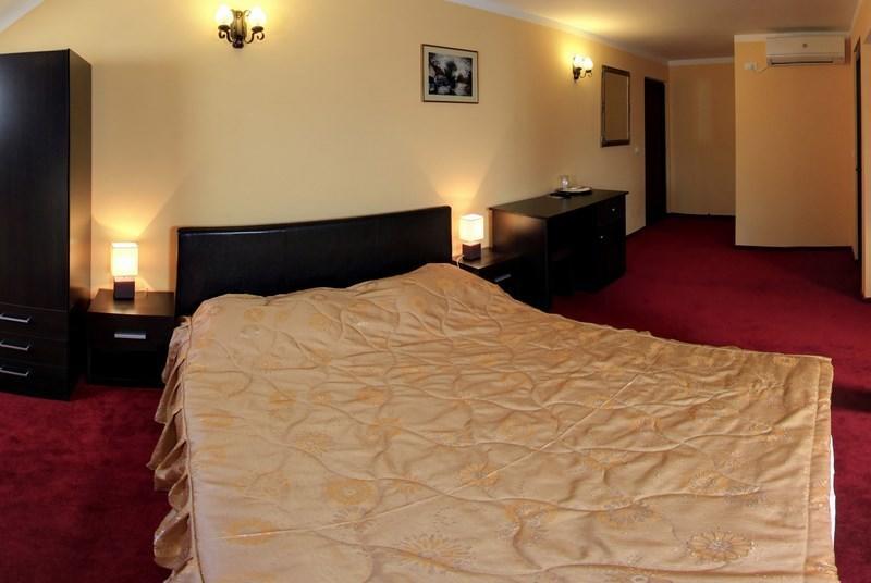 La Storia Guest House Piteşti Buitenkant foto