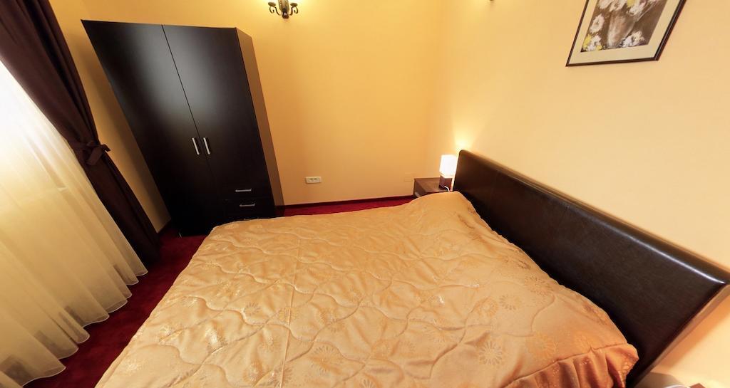 La Storia Guest House Piteşti Buitenkant foto