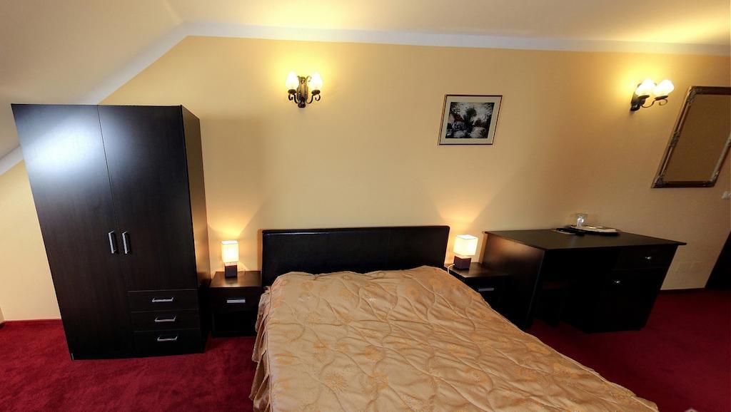 La Storia Guest House Piteşti Buitenkant foto