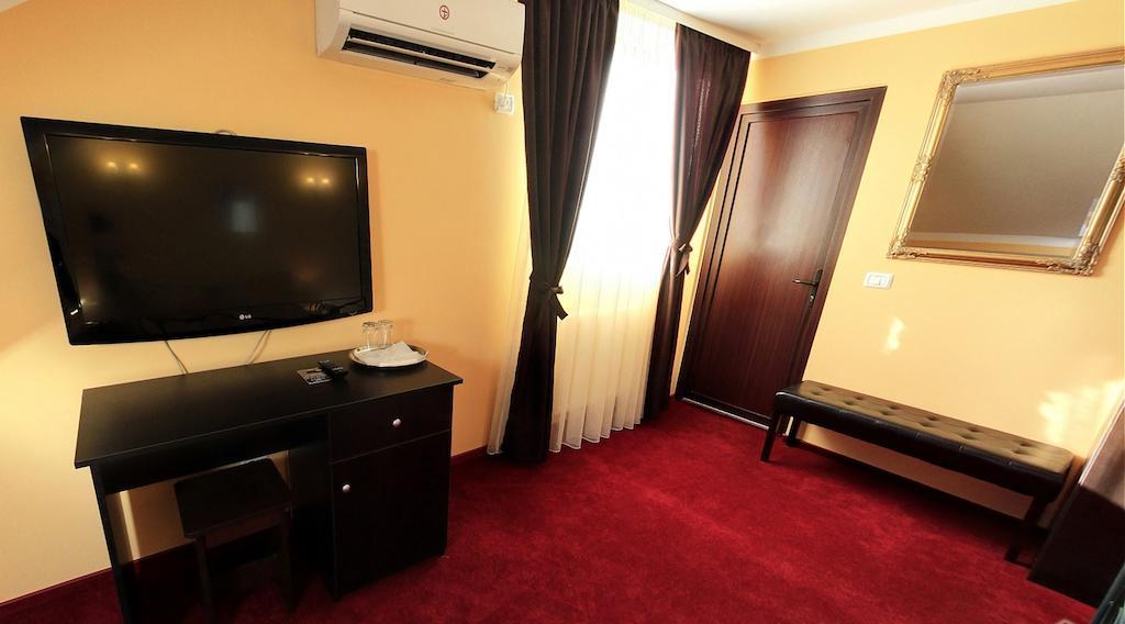La Storia Guest House Piteşti Buitenkant foto