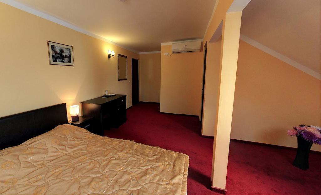 La Storia Guest House Piteşti Buitenkant foto