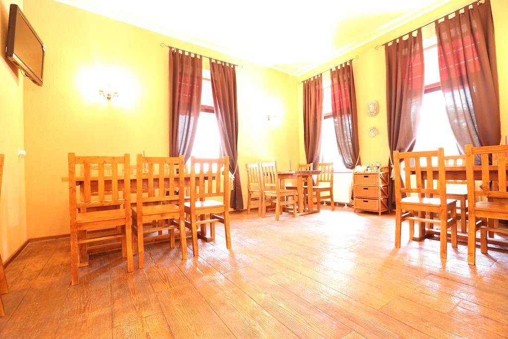 La Storia Guest House Piteşti Buitenkant foto
