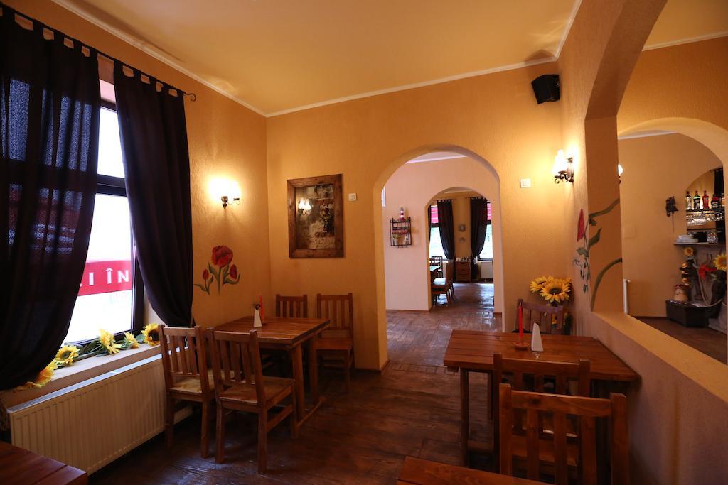 La Storia Guest House Piteşti Buitenkant foto